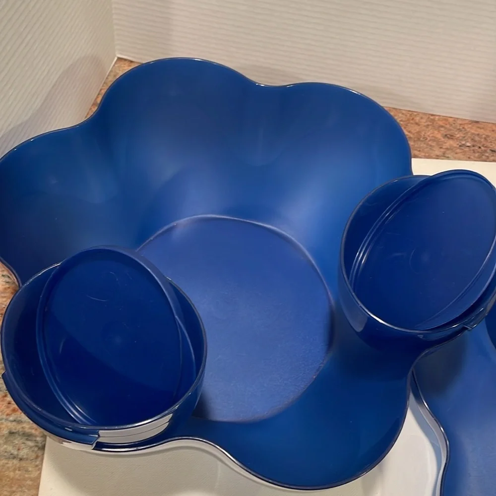 Tupperware Chip ‘n Dip bowl set